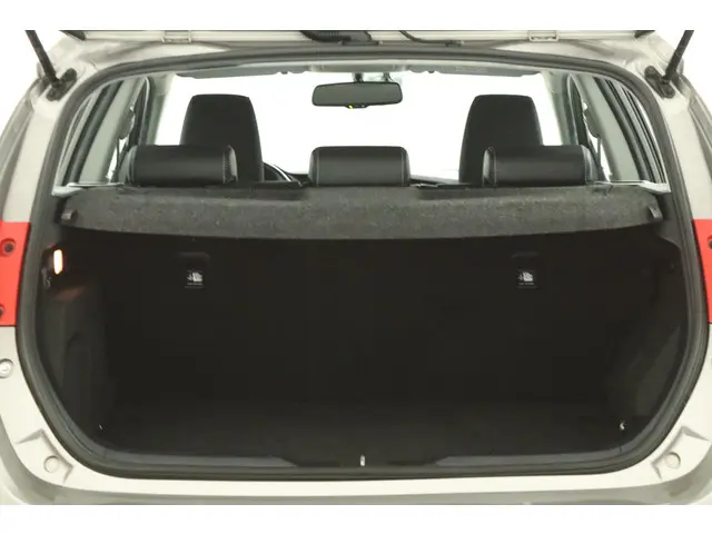 Toyota Auris 1.8 Hybrid Executive 2013 Hybride Benzine 23