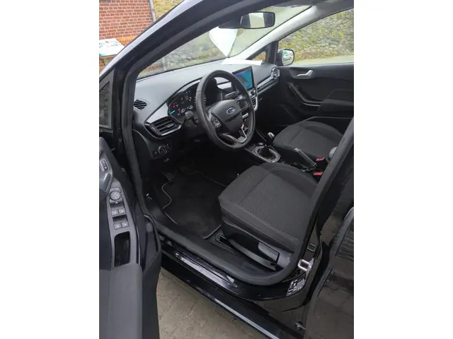 Ford Fiesta 1.0 EcoBoost Hybrid Titanium 2022 Benzine 4