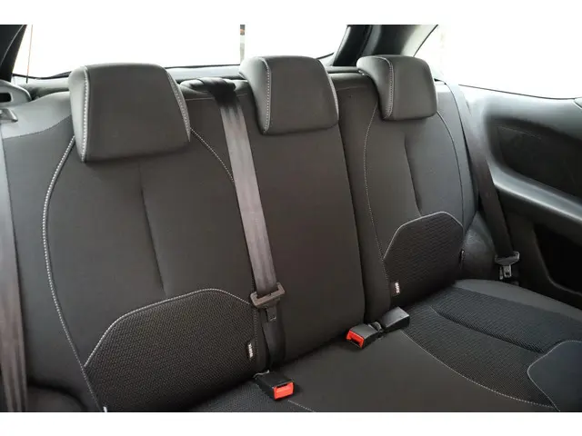 DS DS 3 1.2 PureTech 110pk So Red 2015 Benzine 15