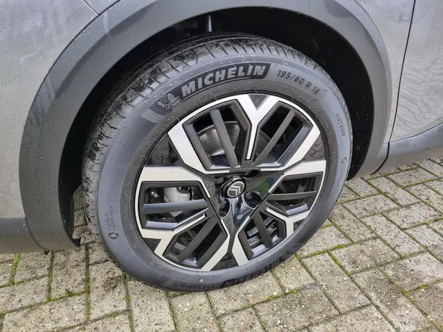 Citroën C4 1.2 Hybrid 145pk Max 2025 Hybride Benzine 7