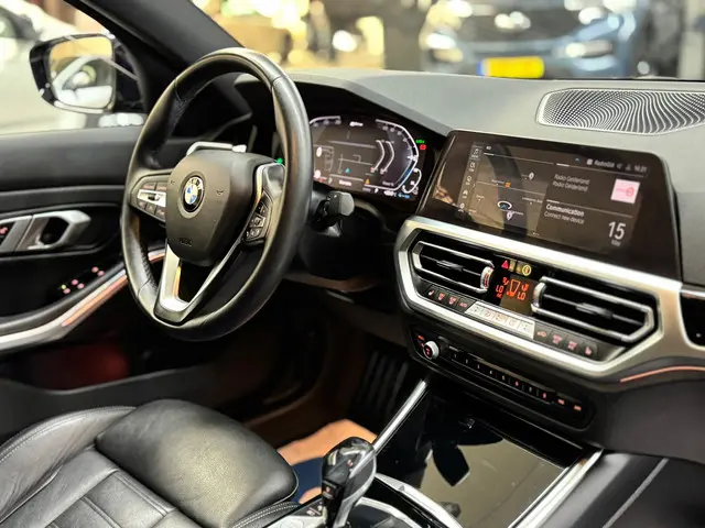 BMW 3 Serie 330e eDrive Edition 2020 Hybride Benzine 32