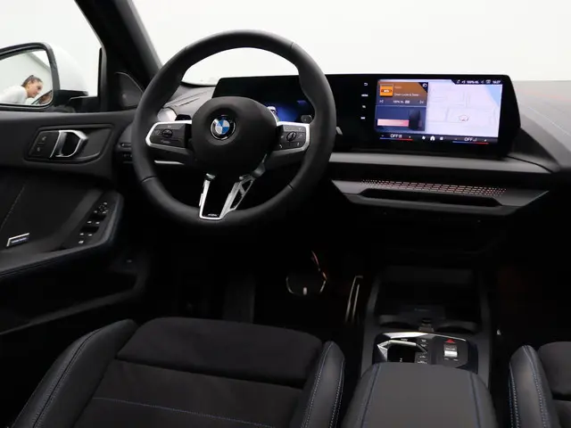 BMW 1 Serie 120 2025 Benzine 8