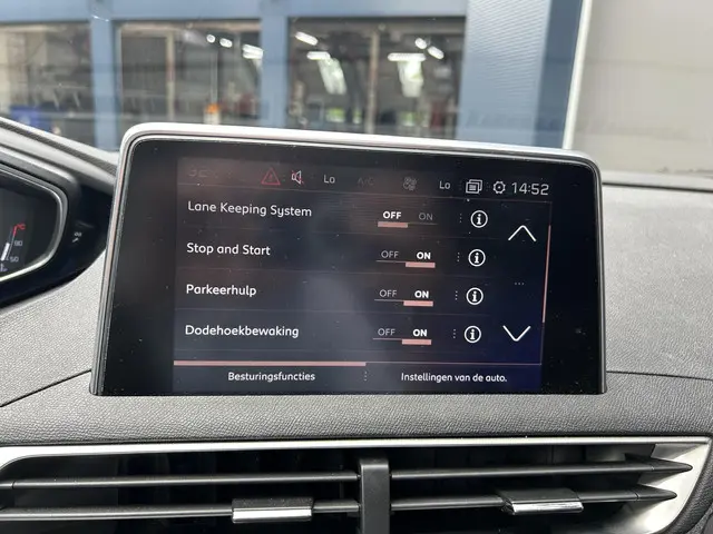 Peugeot 3008 1.2 Turbo 130 PK GT Line 2019 Benzine 23