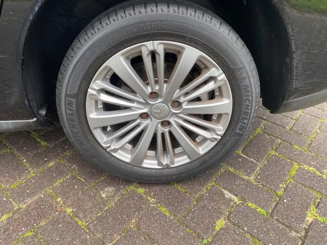 Peugeot 3008 1.6 VTi Style | Panoramadak | NAP 2014 Benzine 8