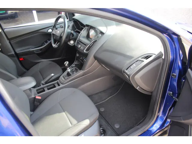 Ford Focus Wagon 1.0 Lease Edition 125 Pk 2017 Benzine 17