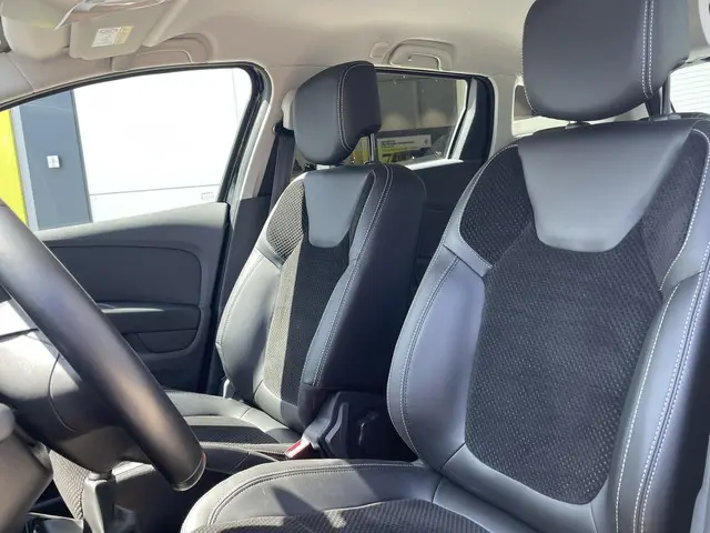 Renault Clio Estate 0.9 TCe Intens 2019 Benzine 6