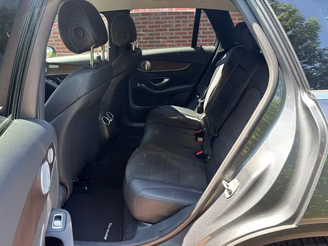 Mercedes-Benz GLC 250 d 4MATIC Edition 1 2016 Diesel 12
