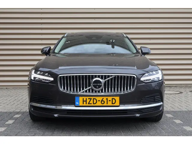 Volvo V90 2.0 T6 AWD Inscription 2021 Hybride Benzine 8