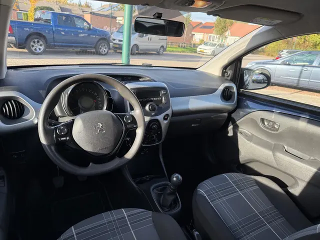 Peugeot 108 1.0 e-VTi Active lage km-stand!!! 2016 Benzine 14