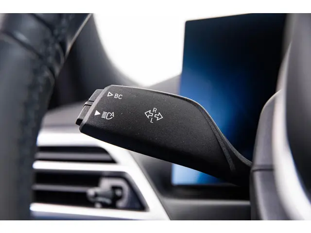 BMW 3 Serie 330e 2025 Hybride Benzine 36