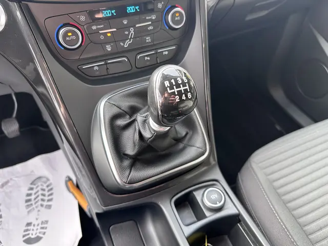 Ford C-MAX 1.5 Titanium 2017 Benzine 27