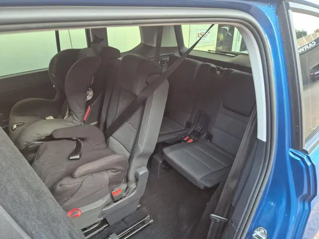 Volkswagen Touran 1.4 TSI Highline 7p 2017 Benzine 8