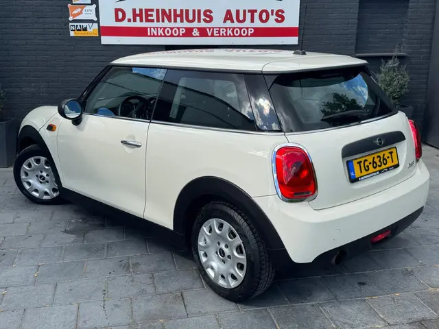 MINI One Mini 1.2 *AIRCO* MOOIE FRISSE AUTO* 2015 Benzine 2