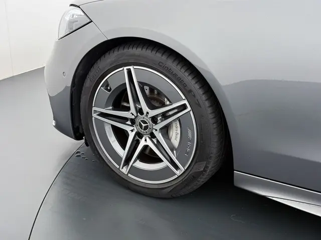 Mercedes-Benz C-Klasse Estate 180 AMG Line 2025 Benzine 8