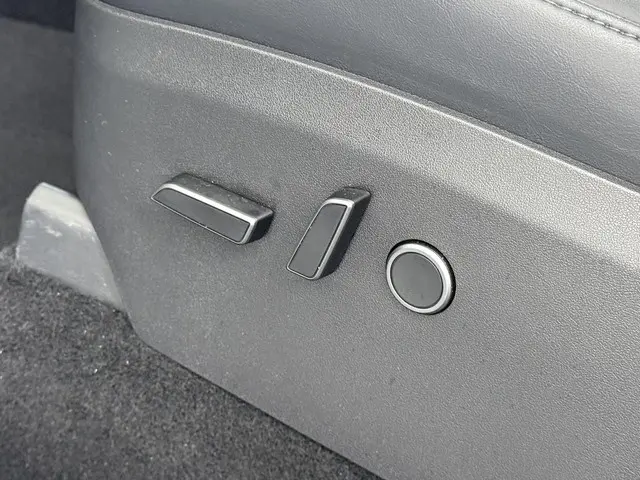 Tesla Model Y Long Range AWD 75 kWh 2022 Elektrisch 19