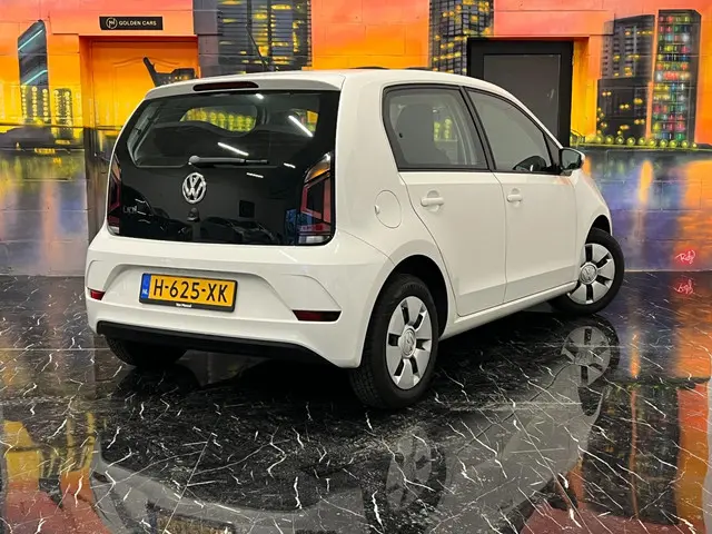 Volkswagen up! 1.0 BMT high up! Semi-Automaat! 2018 Benzine 4