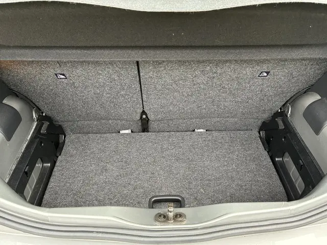 Volkswagen up! 1.0 BMT high up! 2016 Benzine 39