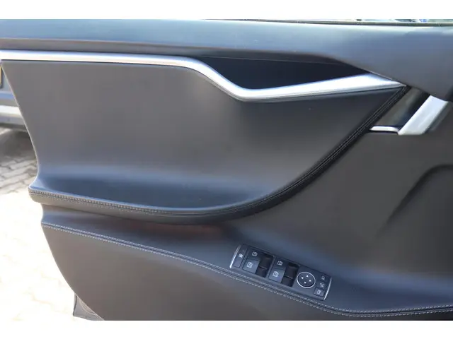 Tesla Model S 75D Base 2017 Elektrisch 14