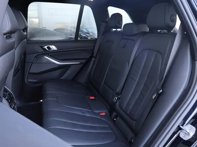 BMW X5 xDrive40i High Executive 2020 Benzine 49