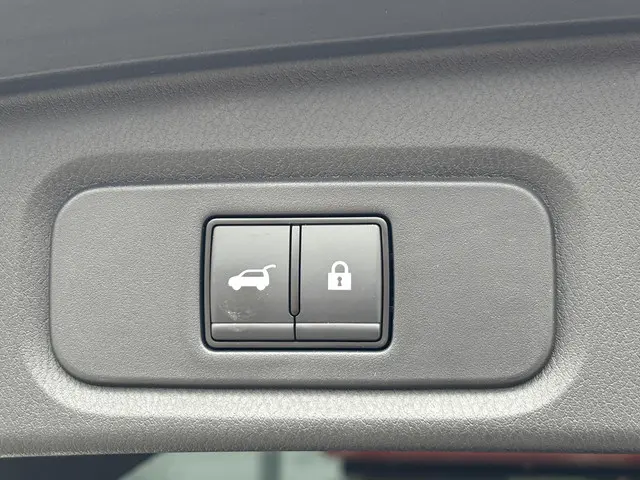 Nissan QASHQAI MHEV 140 MT Tekna 2024 Benzine 42