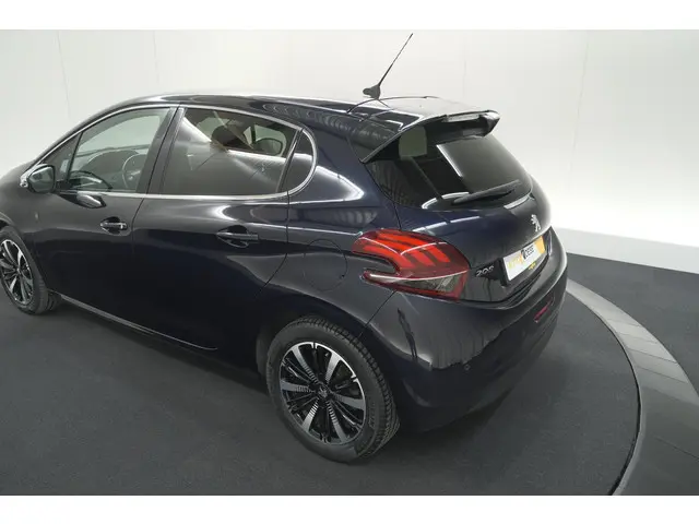 Peugeot 208 PureTech 110 Tech Edition 2018 Benzine 23