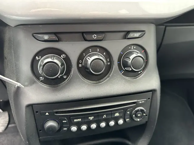 Citroën DS3 1.2 PureTech So Chic 2015 Benzine 11