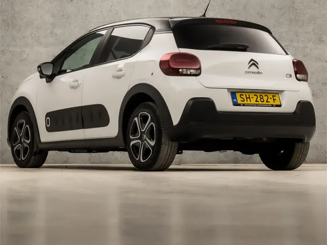 Citroën C3 1.2 PureTech Shine Sport 2018 Benzine 3