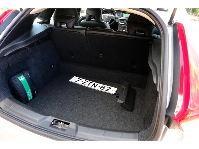 Volvo V40 1.6 T2 Summum Navi|Leder|Clima|LMV 2015 Benzine 10