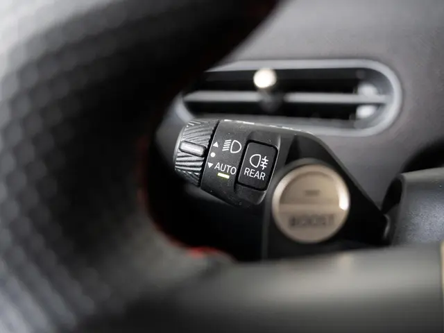 MINI 5-Deurs Cooper C 2025 Benzine 44