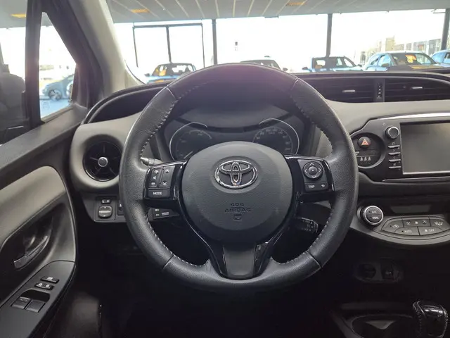 Toyota Yaris 1.5 Hybrid Active 2018 Hybride Benzine 16
