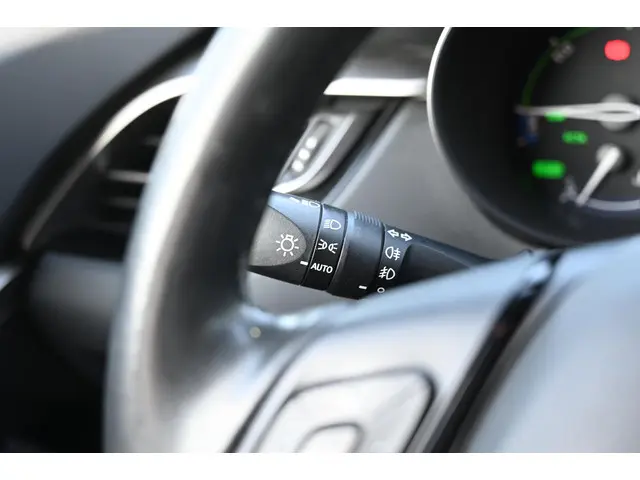 Toyota C-HR 1.8 Hybrid Dynamic 2019 Hybride Benzine 19