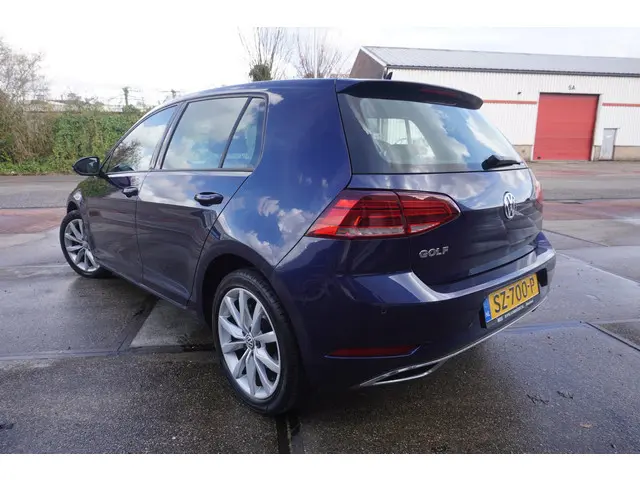 Volkswagen Golf 1.0 TSI Highline 2018 Benzine 28