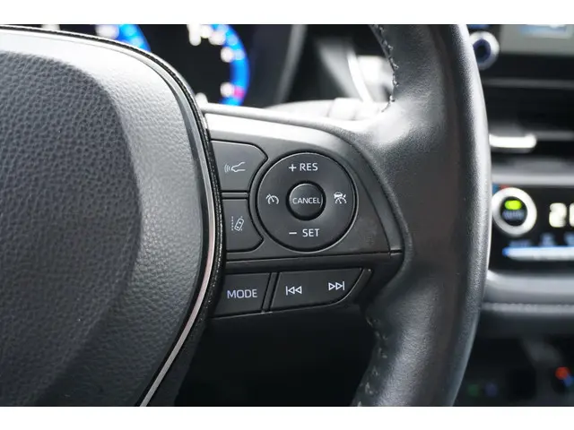 Toyota Corolla 1.8 Hybrid Style 2022 Hybride Benzine 23