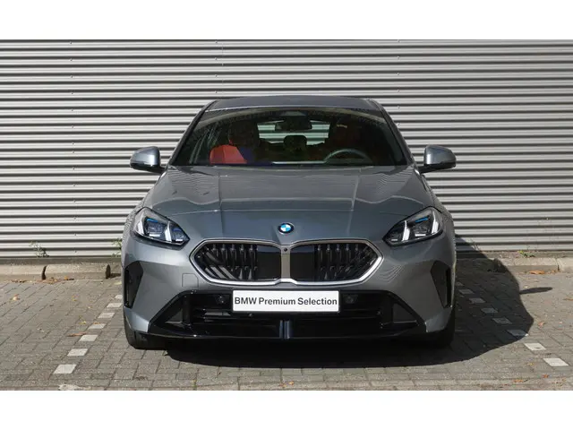 BMW 1 Serie 5-deurs 120 2025 Benzine 3