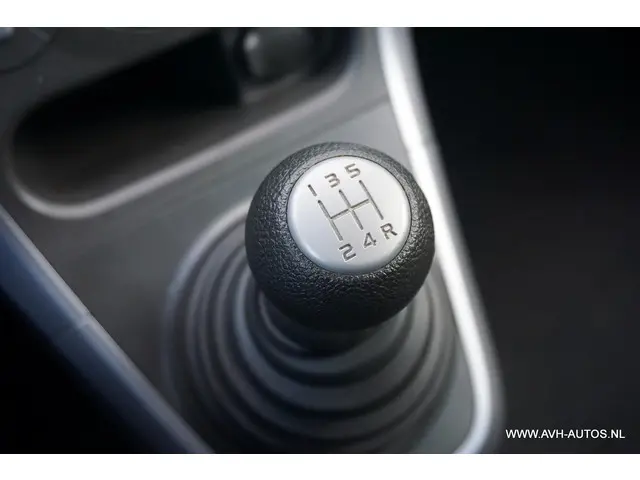 Opel Agila 1.0 Berlin 2015 Benzine 17