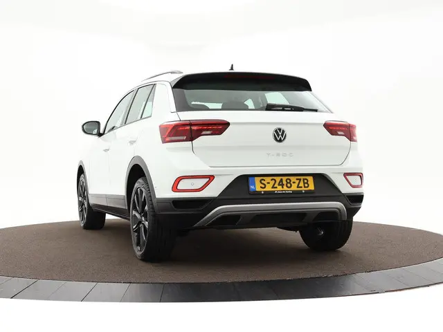 Volkswagen T-Roc 1.5 Tsi 150pk DSG Life 2023 Benzine 20