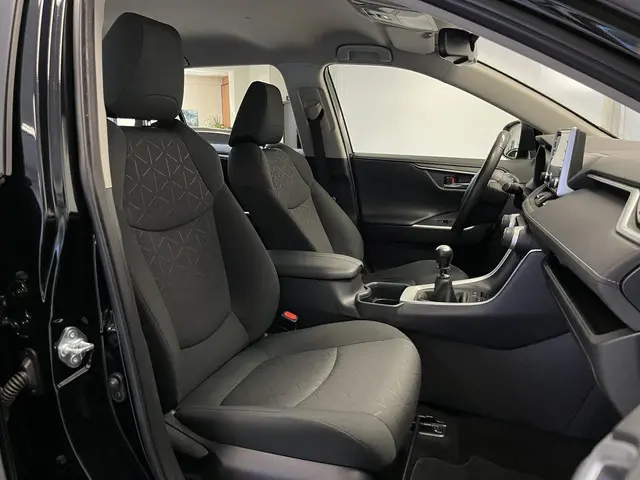 Toyota RAV4 2.0 VVT-iE Business 2022 Benzine 13