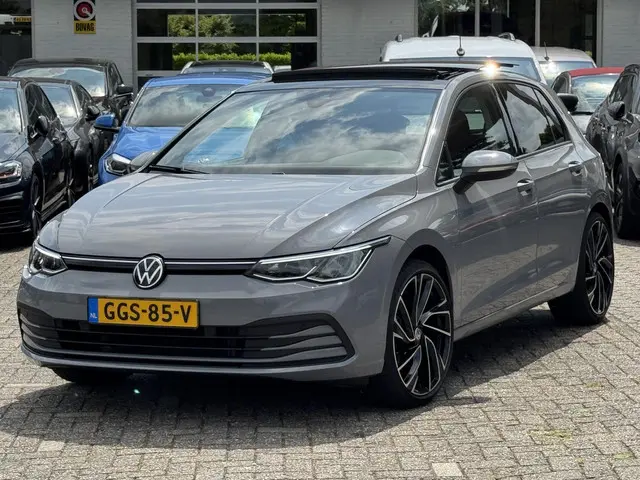 Volkswagen Golf 1.0 eTSI Life Business 2022 Benzine 3
