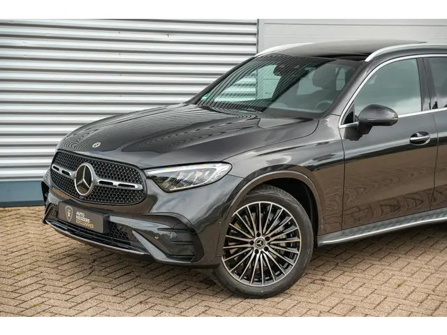 Mercedes-Benz GLC 220d 4MATIC AMG Line 2025 Diesel 30