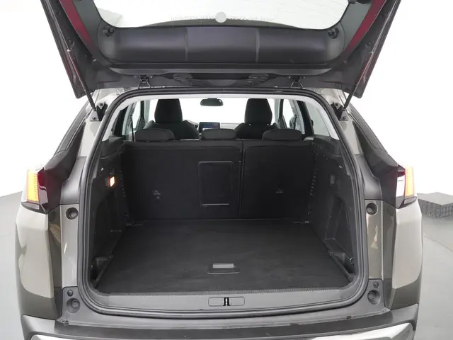 Peugeot 3008 1.2 PureTech Active 2018 Benzine 9
