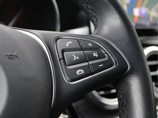 Mercedes-Benz GLC 220 d 4MATIC 2018 Diesel 36