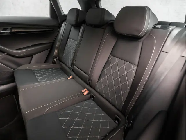 Škoda Karoq 1.5 TSI ACT Sportline 2021 Benzine 16