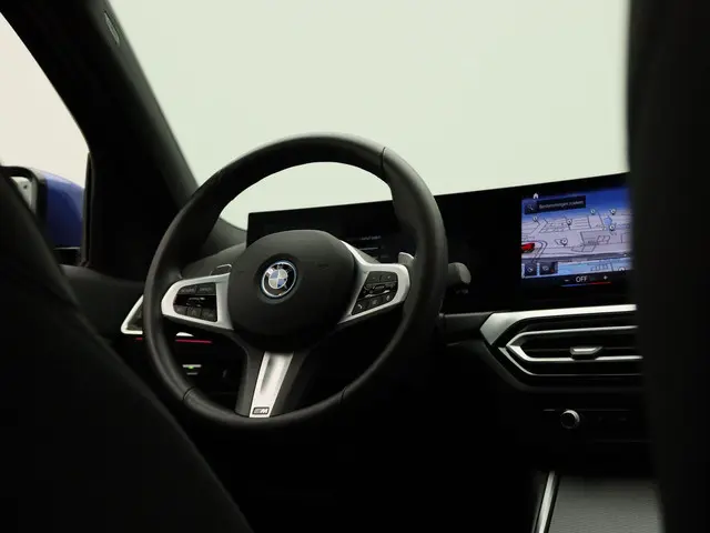 BMW 3 Serie Sedan 330e 2024 Hybride Benzine 28