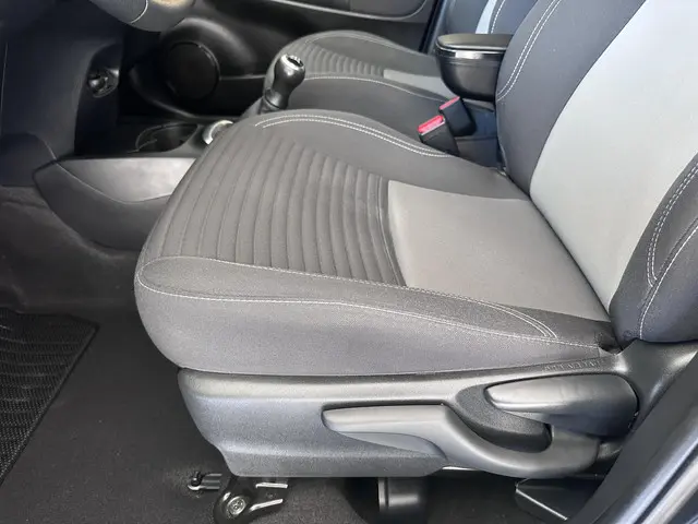 Toyota Yaris 1.0 VVT-i Y20 2018 Benzine 13