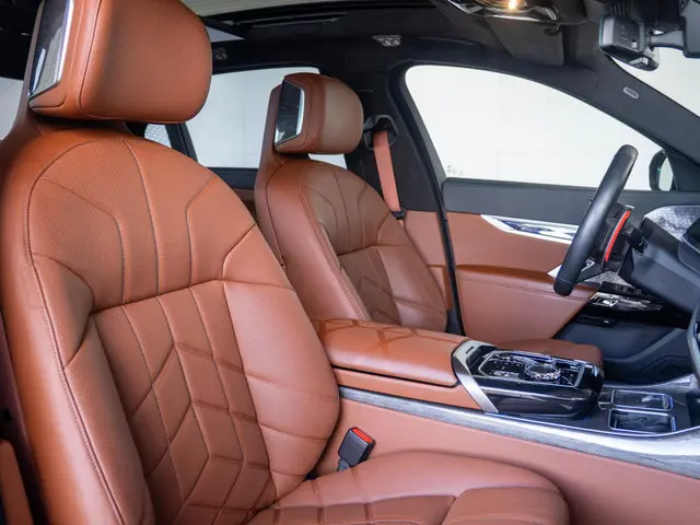 BMW 7 Serie M760e xDrive 2023 Hybride Benzine 8