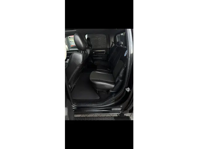 Dodge Ram 1500 5.7 V8 Quad Cab 6'4 2016 Benzine 32