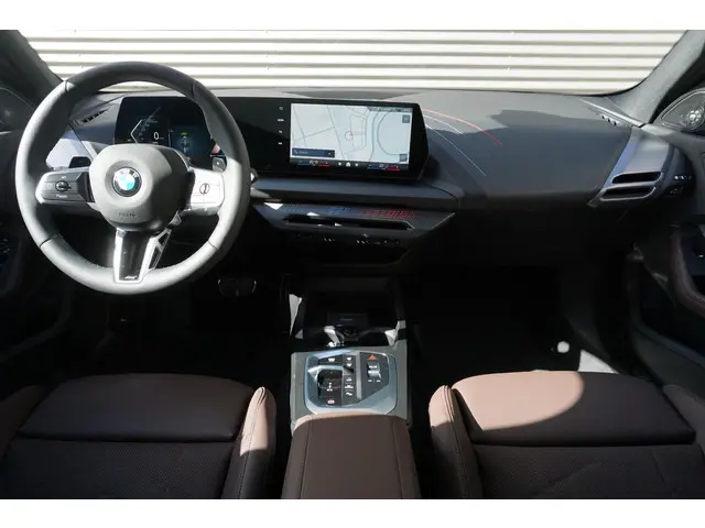 BMW 1 Serie 5-deurs 120 2025 Benzine 4