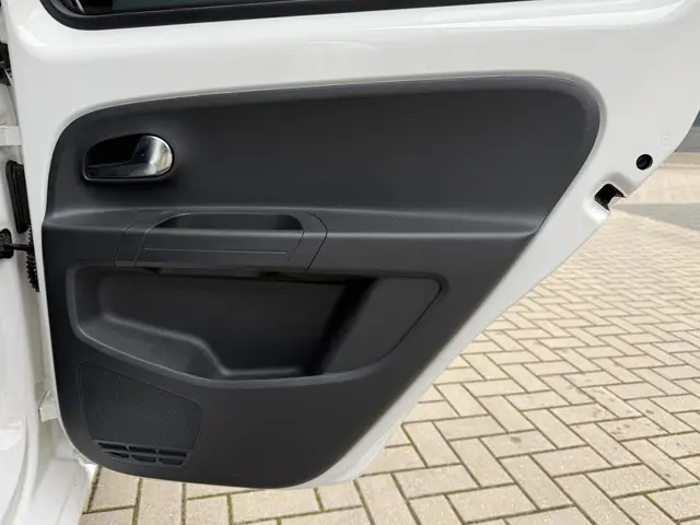 SEAT Mii 1.0 Style Sport 2013 Benzine 21