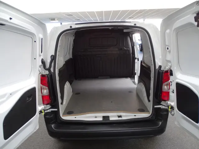 Opel Combo 1.5D L1H1 Edition 2022 Diesel 9