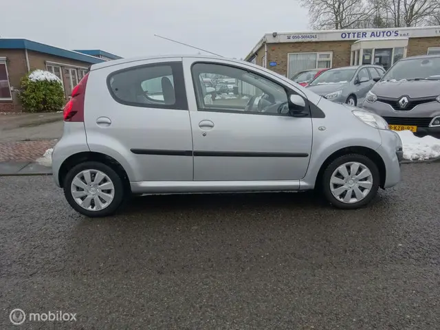 Peugeot 107 1.0 Envy 2014 Benzine 5